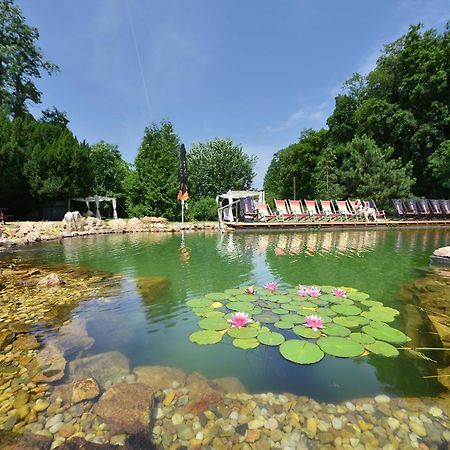 Maxmilian Lifestyle Resort Loučeň Exteriör bild